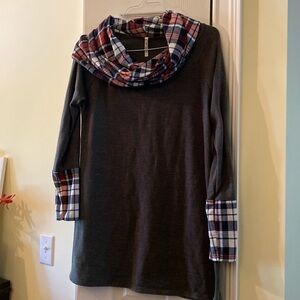 EUC cowl-neck tunic